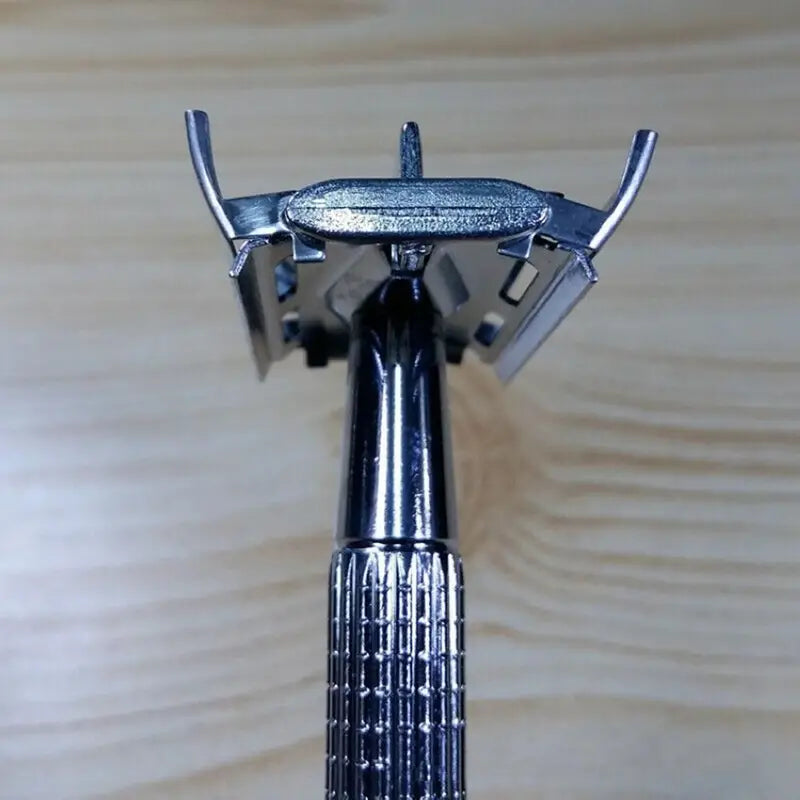 Men's Classic Chrome Double Edge Safety Razor with Blades